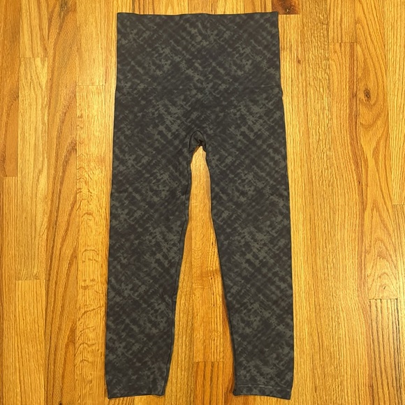 Spanx Look at Me Now Cropped Seamless Leggings - Picture 8 of 8